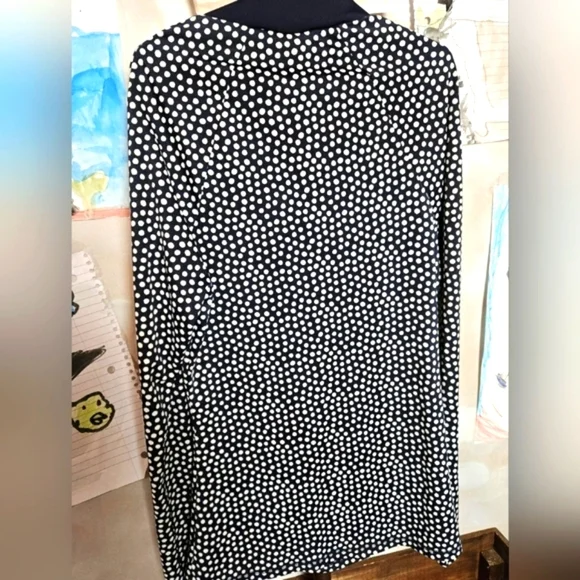 Boden | Black and White Active Quarter Zip - Picture 3 of 6